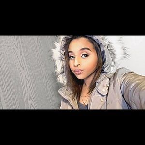 Meet your Posher, Asiya